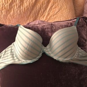 Victoria’s Secret Light Push Up Bra 36B